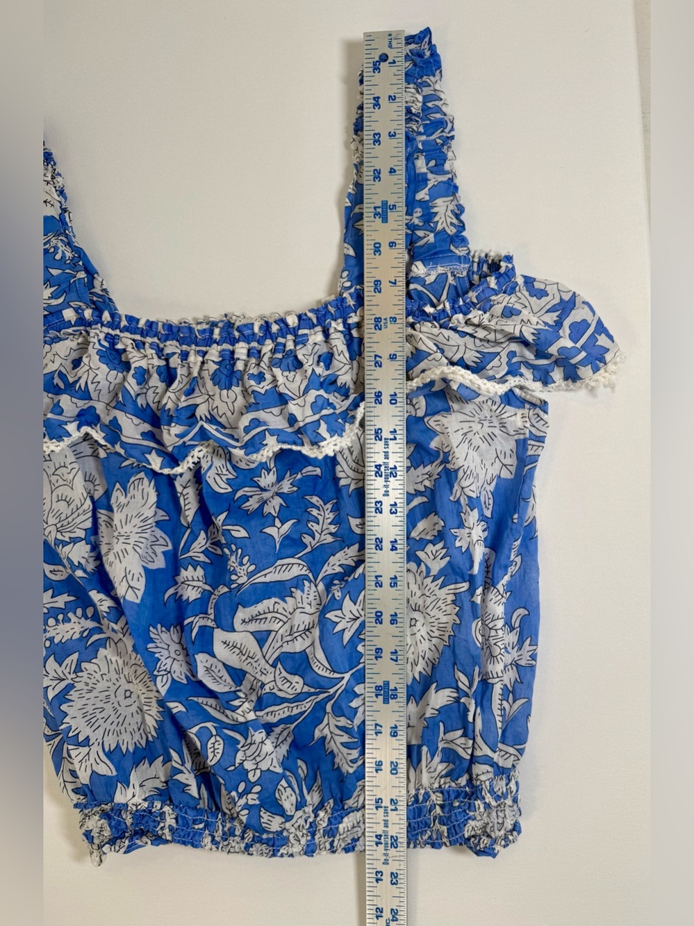 Jennifer & Grace Anthropologie Blue
White Floral off shoulder ruffle top Size L - Picture 6 of 9